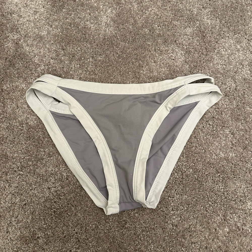 L SPACE WHITE AND GREY BOTTOMS S